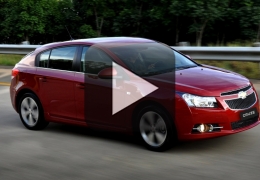 Vídeo: Chevrolet Cruze Sport6 por todos os ângulos