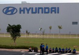 Fábrica da Hyundai retorna as atividades e Renault fecha por dois meses