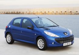 Peugeot amarga queda de 16% nas vendas
