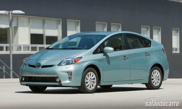 Prius começa a ser vendido no Brasil