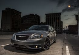 Chrysler terá edição especial do sedã 200 S