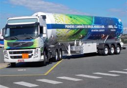 Apresentação do Volvo FM 460 movido a diesel-GNL