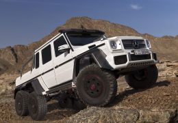 Mercedes G63 6X6 aposta em robustez e tecnologia