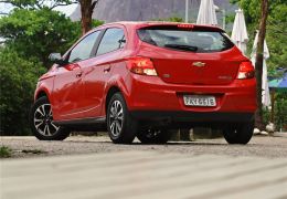 Teste do Chevrolet Onix LTZ automático