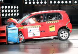 Volkswagen up! tira nota máxima em testes de segurança da Latin NCAP