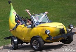 Carro em formato de banana chama a atenção nos EUA