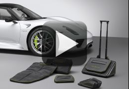 Montadora lança kit de malas e bagagem para 918 Spyder