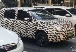 Fiat Uno 2015 é visto em São Paulo