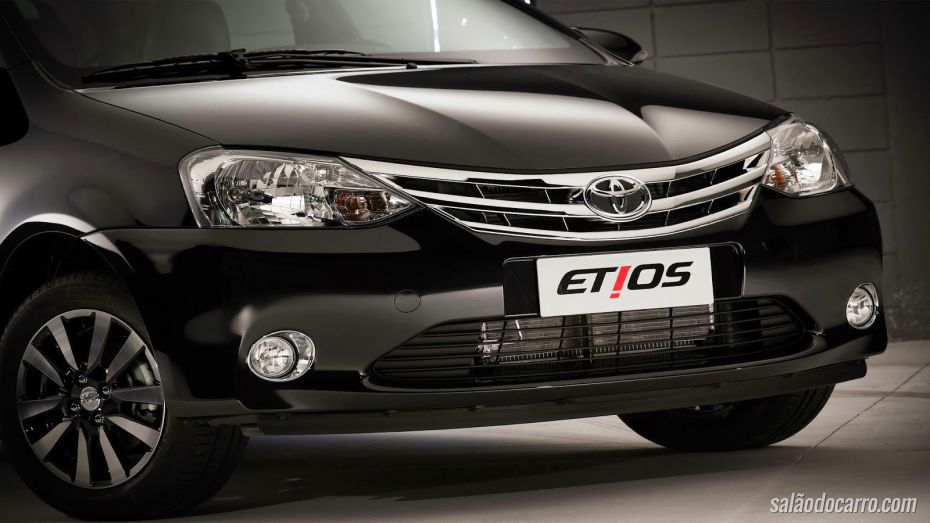 Toyota Etios 2015 chega com novos equipamentos