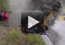 Incrível acidente em corrida de rali quase vira fatalidade
