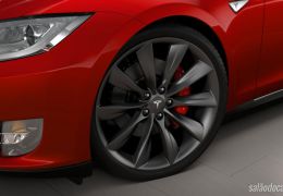 Tesla P85D é o sedan mais rápido do mundo