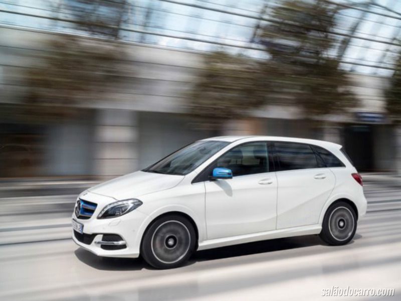 Mercedes apresenta novo sistema de prevenção de colisões