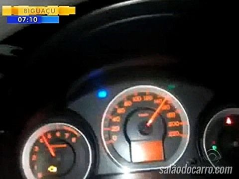 Motorista grava momento que seu carro chega aos 160 Km/h