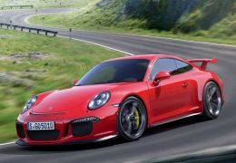 Novo motor aspirado do Porsche 911 GT3 RS chama a atenção