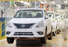 Nissan inicia produção do New Versa no Rio de Janeiro