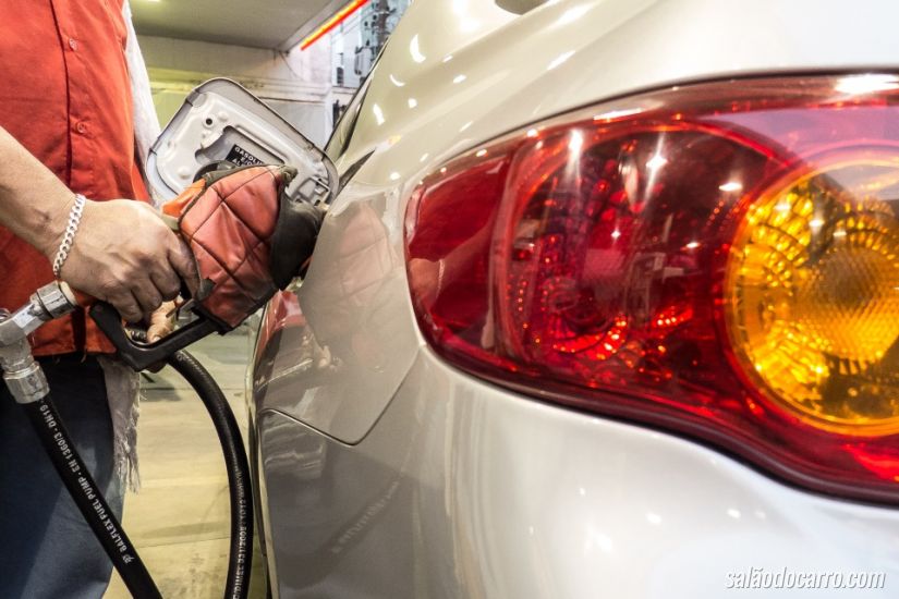Carro antigo pode ter problema com o aumento do etanol na gasolina