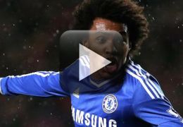 Jogador Willian quebra retrovisor de Audi durante gravação de comercial