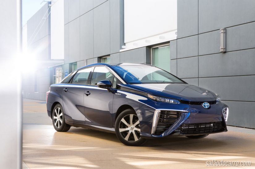 Toyota apresenta carro que funciona com fezes de vaca