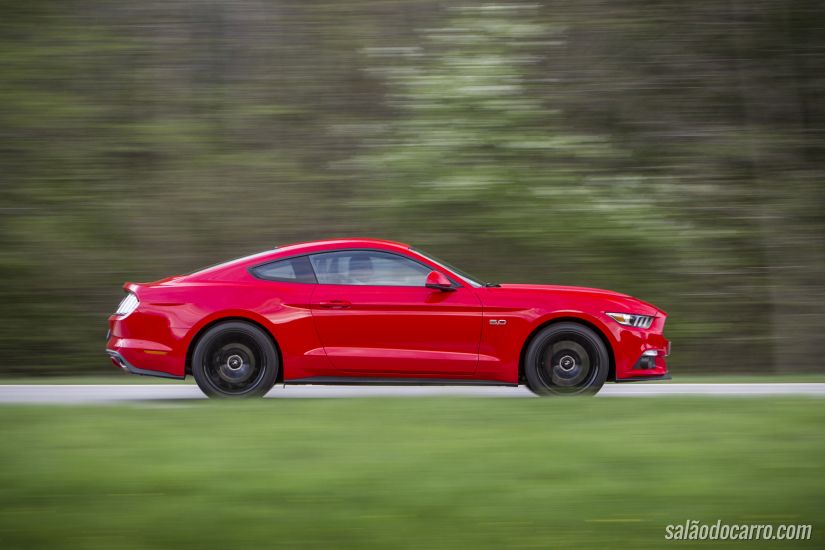 Ford lança vídeo interativo para apresentar novo Mustang Fastback