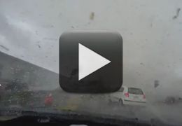 Imagens mostram carro sendo sugado por tornado
