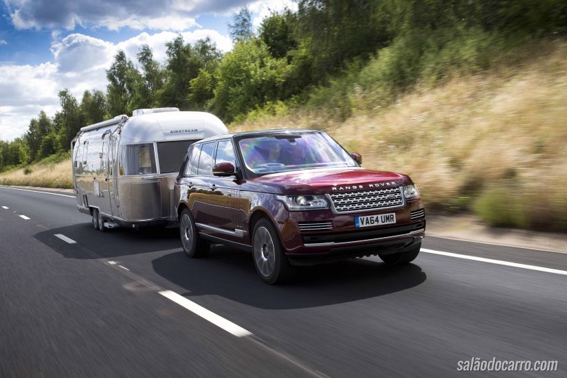 Land Rover cria mecanismo para deixar o reboque invisível