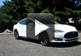 Veículos da Tesla recebem funções autônomas
