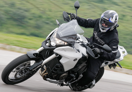 Honda renova VFR 1200X para 2016