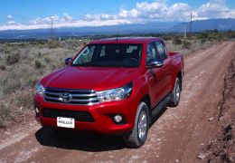 Teste da nova Toyota Hilux 2016