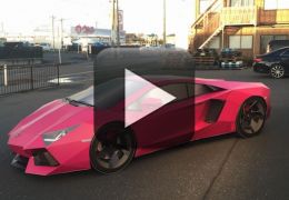 Conheça a Lamborghini feita de papelão
