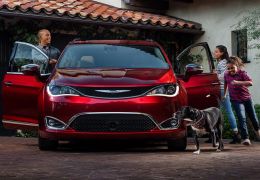 Chrysler mostra nova minivan Pacífica