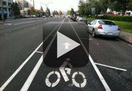 Vídeo tenta conscientizar motoristas que estacionam nas ciclovias