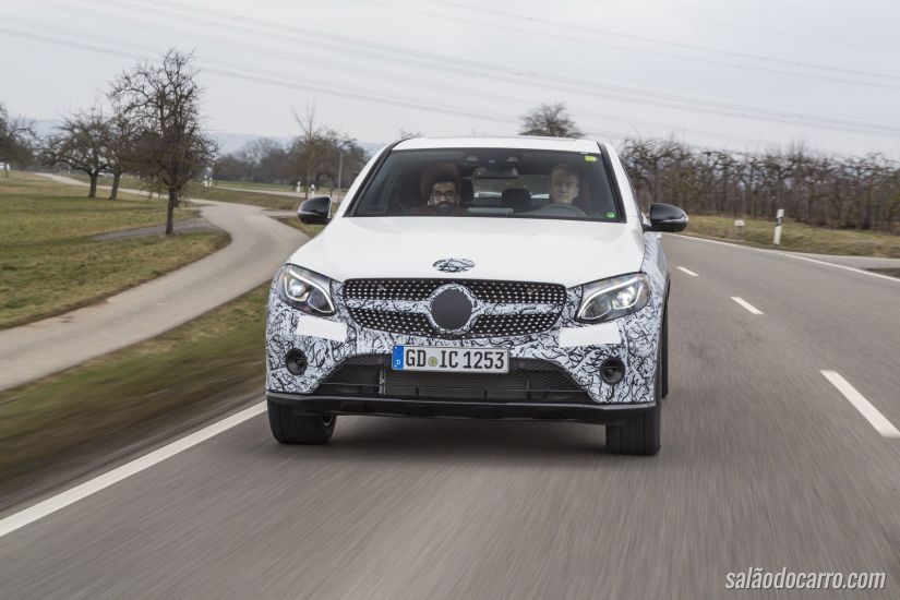 Mercedes divulga novos vídeos do GLC Coupé