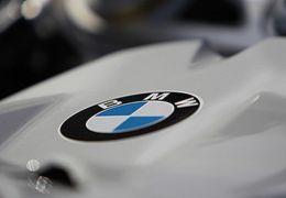 BMW faz moto infantil e vende por R$ 2.499