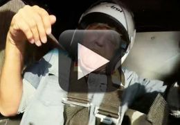 Apresentador capota em carro durante gravações