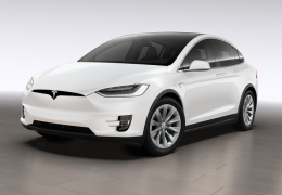 Tesla X ganha versão de entrada