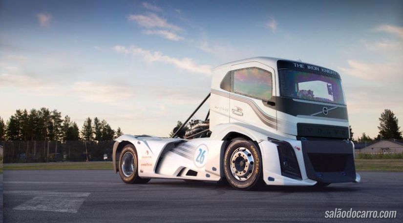 Volvo atinge velocidade recorde com caminhão de 2.400 cv