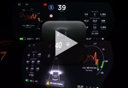 Vídeo mostra carro da Tesla sendo recarregado com reboque