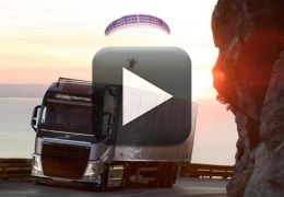 Volvo lança vídeo com motorista de caminhão puxando paraglider