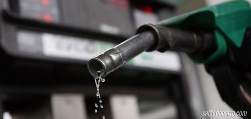 Preço da gasolina sobre para os consumidores