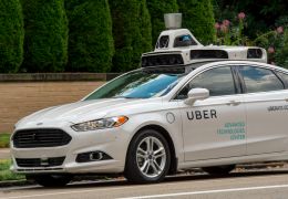 Carro autônomo do Uber é barrado na Califórnia