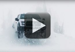 Piloto aparece dirigindo na neve com a nova Ford F-150