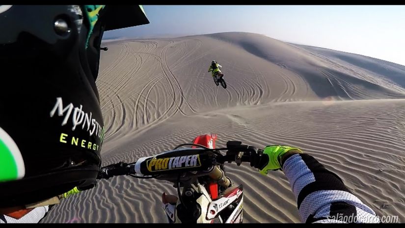 Vídeo mostra quase acidente durante teste de motos no Qatar