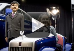 Rolls-Royce cria modelo de carro para crianças usarem dentro de hospitais