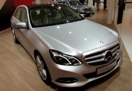 Mercedes-Benz faz recall do Classe E 250