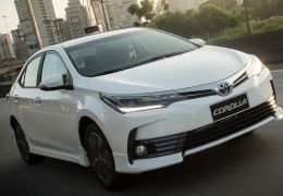 Corolla reestilizado já pode ser encontrado nas concessionárias