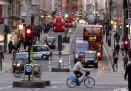 Londres terá pedágio para veículos poluentes