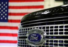 Ford prepara demissão de milhares de funcionários