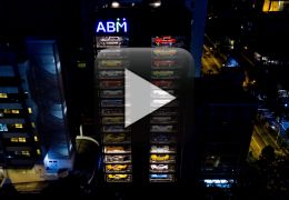 Concessionária cria uma máquina para venda de carros