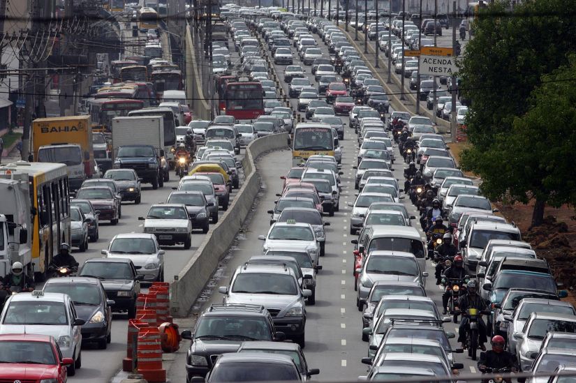 Carro é o meio de transporte que mais polui a cidade de São Paulo