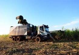 Volvo lança caminhão VM autônomo para utilização na colheita da cana-de-açúcar desenvolvido no Brasil